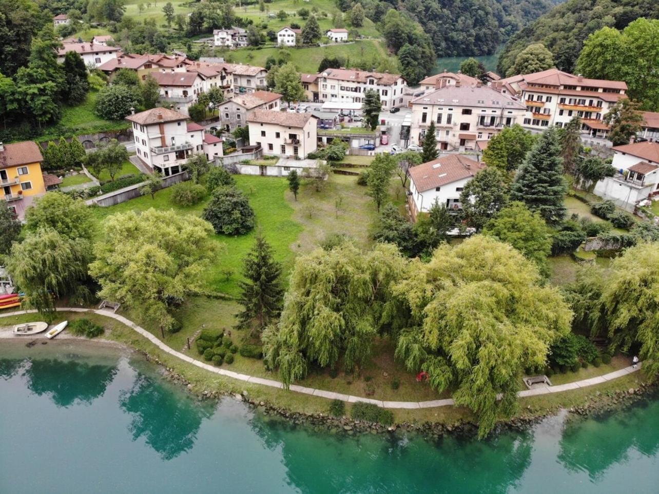 Vila Labod, Unique Villa At The Lake Most Na Soci Exterior photo